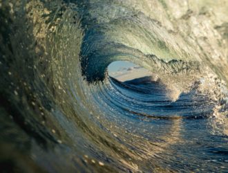vague pour décrire la météo surf avec la création de la houle