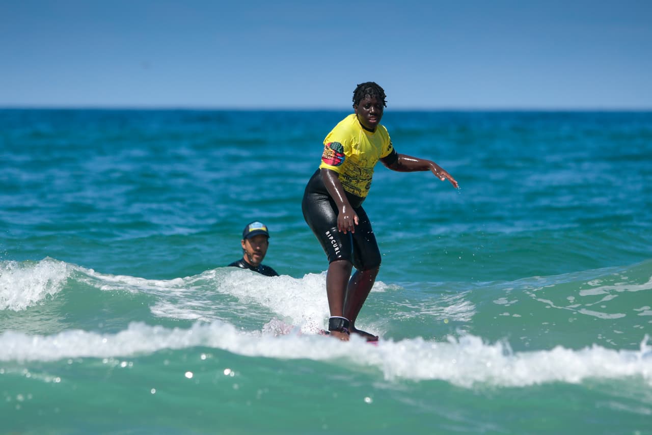 formule-deux-jours-2 Belle progression d'une apprentie surfeuse durant un stage de surf de 2 jours avec Magic Surf School Lacanau